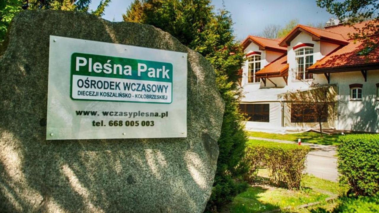 Готель Plesna Park Екстер'єр фото